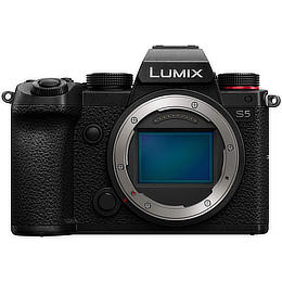 Panasonic Lumix DC-S5