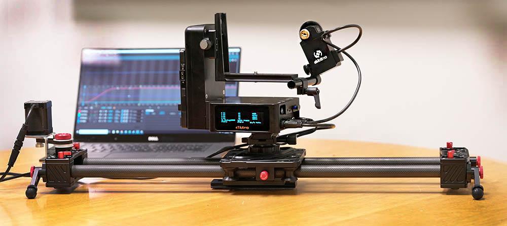 eMotimo spectrum ST4 su desktop con software Dragonframe in esecuzione